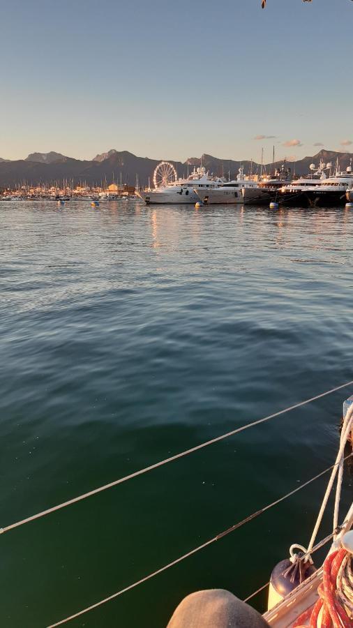 ホテル Bed & Boat Brezza Del Mare ヴィアレッジョ エクステリア 写真